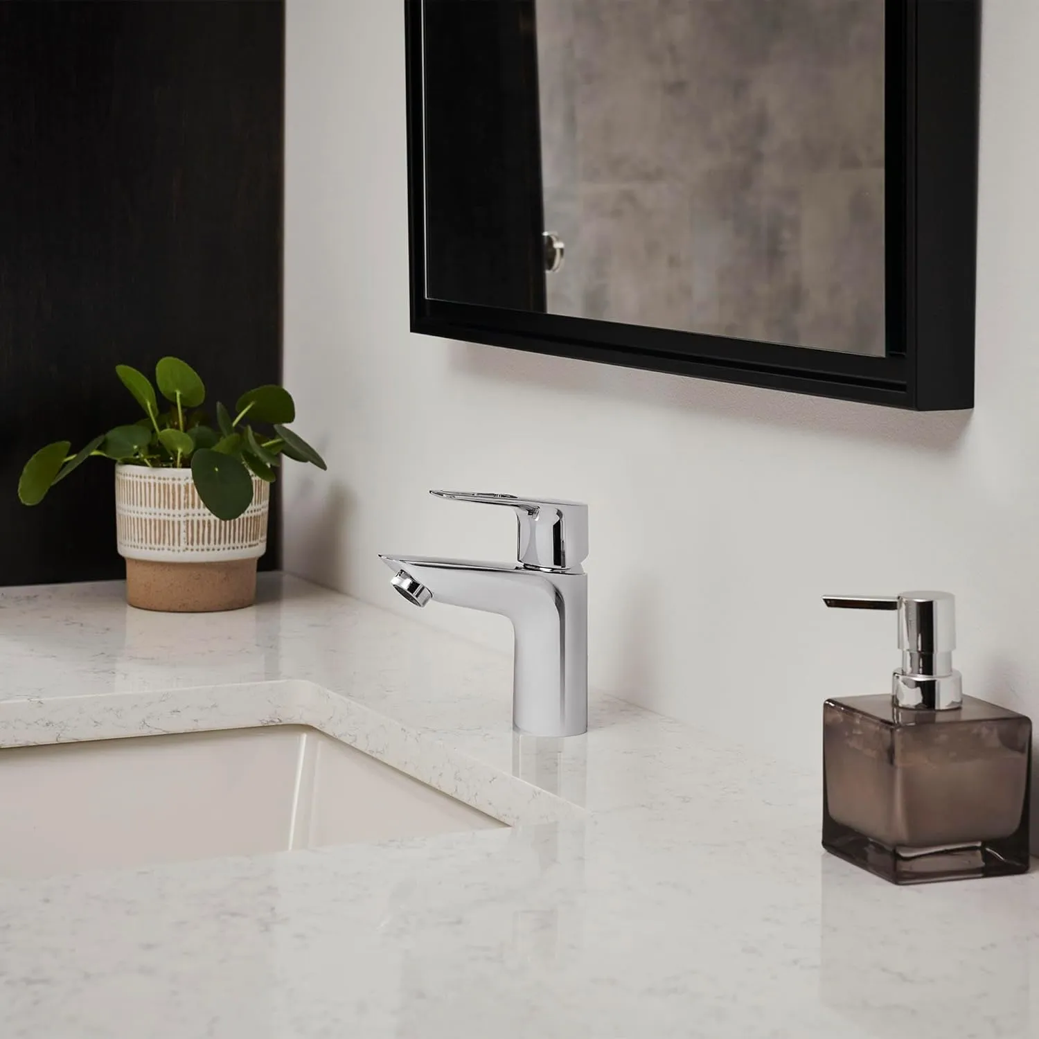 GROHE 23085001 Bauloop Single Hole Single-Handle S-Size Bathroom Faucet, No Drain, 1.2 GPM, Chrome