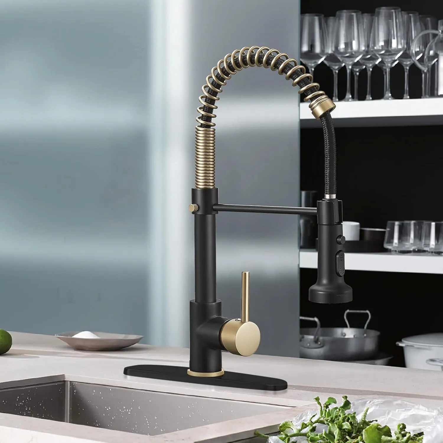 Hoimpro Matte Black&Brushed Gold Spring Kitchen Faucet with Pull Down Sprayer, Rv Paint Kitchen Sink Faucets with Pull Out Sprayer,3 Function Single Handle Laundry Faucet Single 3 Hole