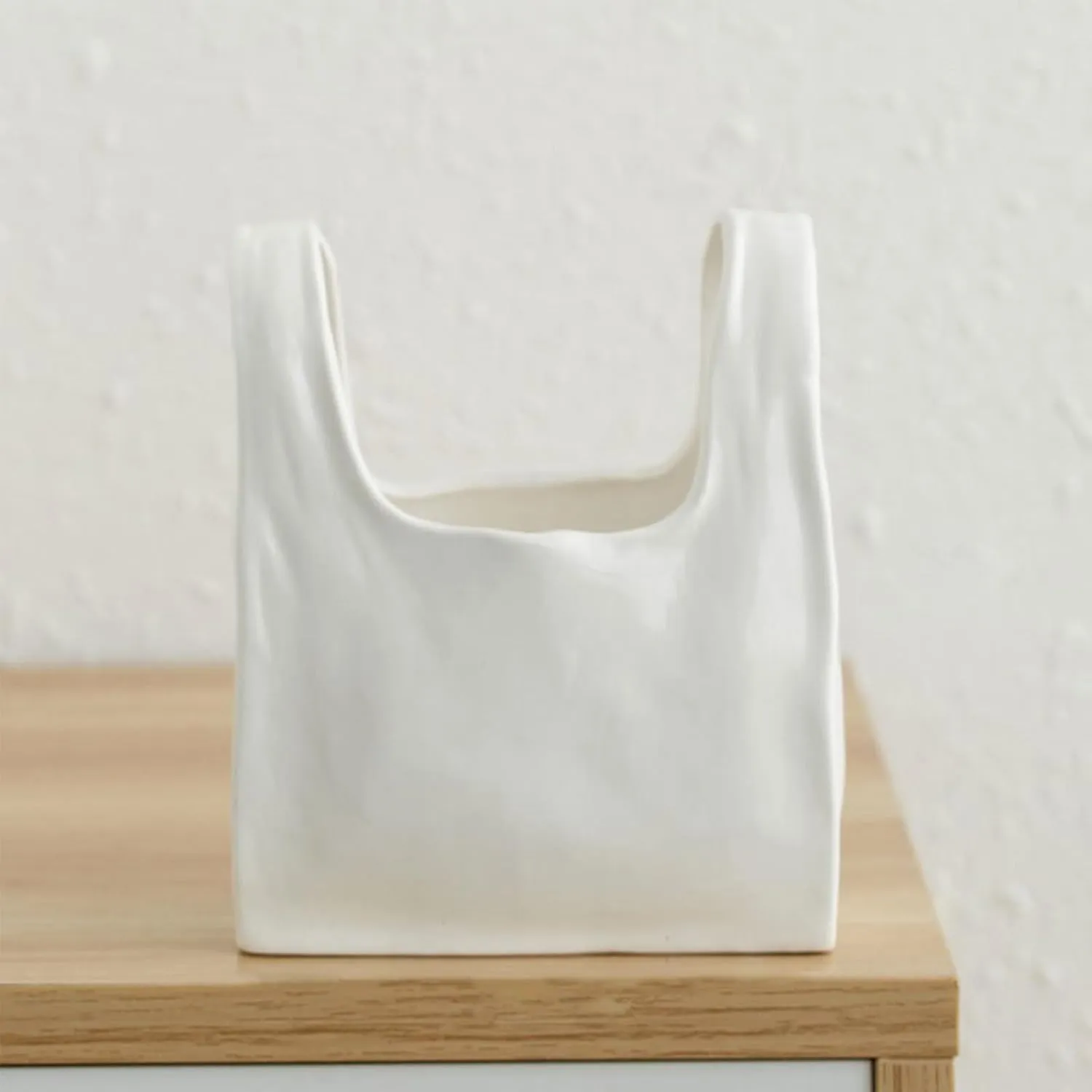 JUOPZKENN Bag Flower Vase, White Ceramic Vase, Elegant Purse Design Flower Vases with Handle, Tabletop Centrepiece Modern Decorative Vase for Office Home Kitchen Wedding Decor(#3)