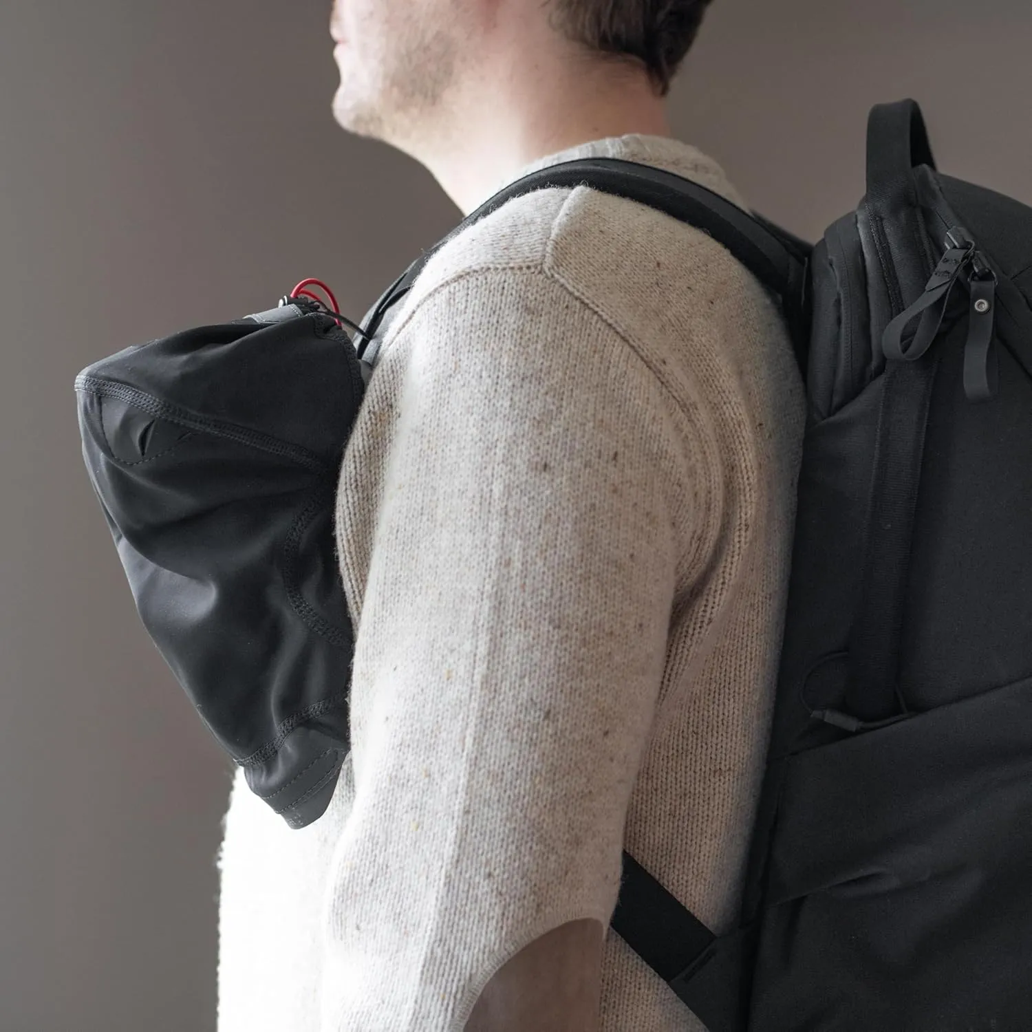 Peak Design Black Shell Medium Form-Fitting Rain and Dust Cover