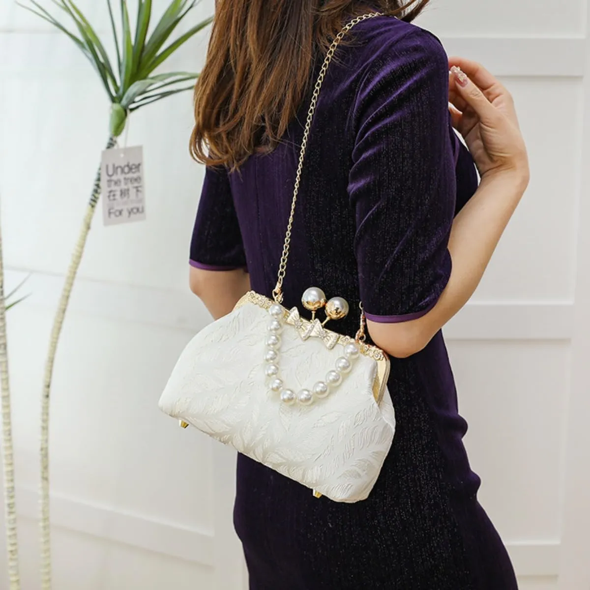 Pearl Evening Chain Shoulder Bag for Women Leaf Feathers Pattern Wedding Guest Chinese Pearl Purses Cross Body Purse