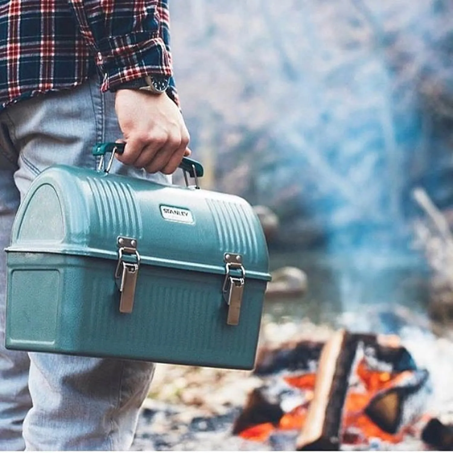 Stanley Classic Lunch Box 10 qt | Vintage Metal Lunchbox | Durable Meal Container with Handle and Latch | Stores Food, Drinks, Thermos, Water Bottle