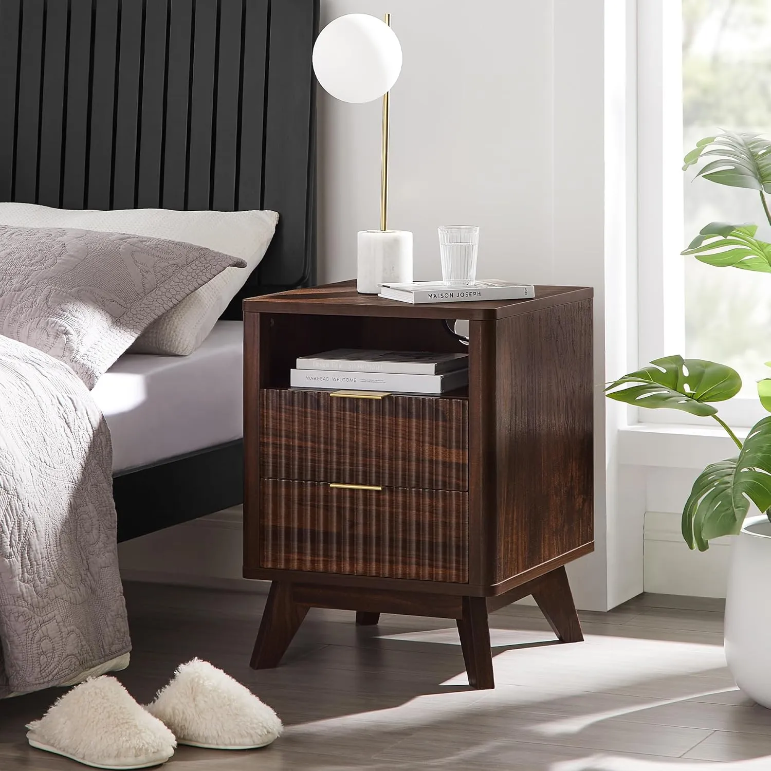 T4TREAM Fluted Nightstand Set of 2 with Charging Station, 18" Modern Side Table, 2 Drawers End Table with Storage, Bedside for Bedroom, Living Room, Curved Profile Design, Dark Walnut