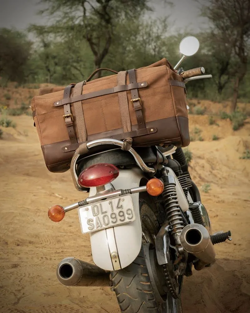 Trip Machine company Outlaw Leather Motorcycle Duffel Saddle Luggage Outdoor Pannier Bag With Mounting Straps & Rain Cover (51 X 35 X 26 cm, 50 L, Dark Brown/Tobacco)
