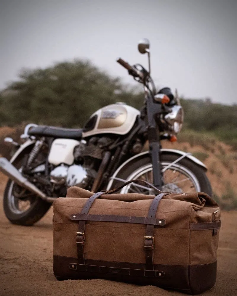 Trip Machine company Outlaw Leather Motorcycle Duffel Saddle Luggage Outdoor Pannier Bag With Mounting Straps & Rain Cover (51 X 35 X 26 cm, 50 L, Dark Brown/Tobacco)