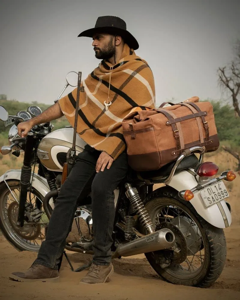 Trip Machine company Outlaw Leather Motorcycle Duffel Saddle Luggage Outdoor Pannier Bag With Mounting Straps & Rain Cover (51 X 35 X 26 cm, 50 L, Dark Brown/Tobacco)