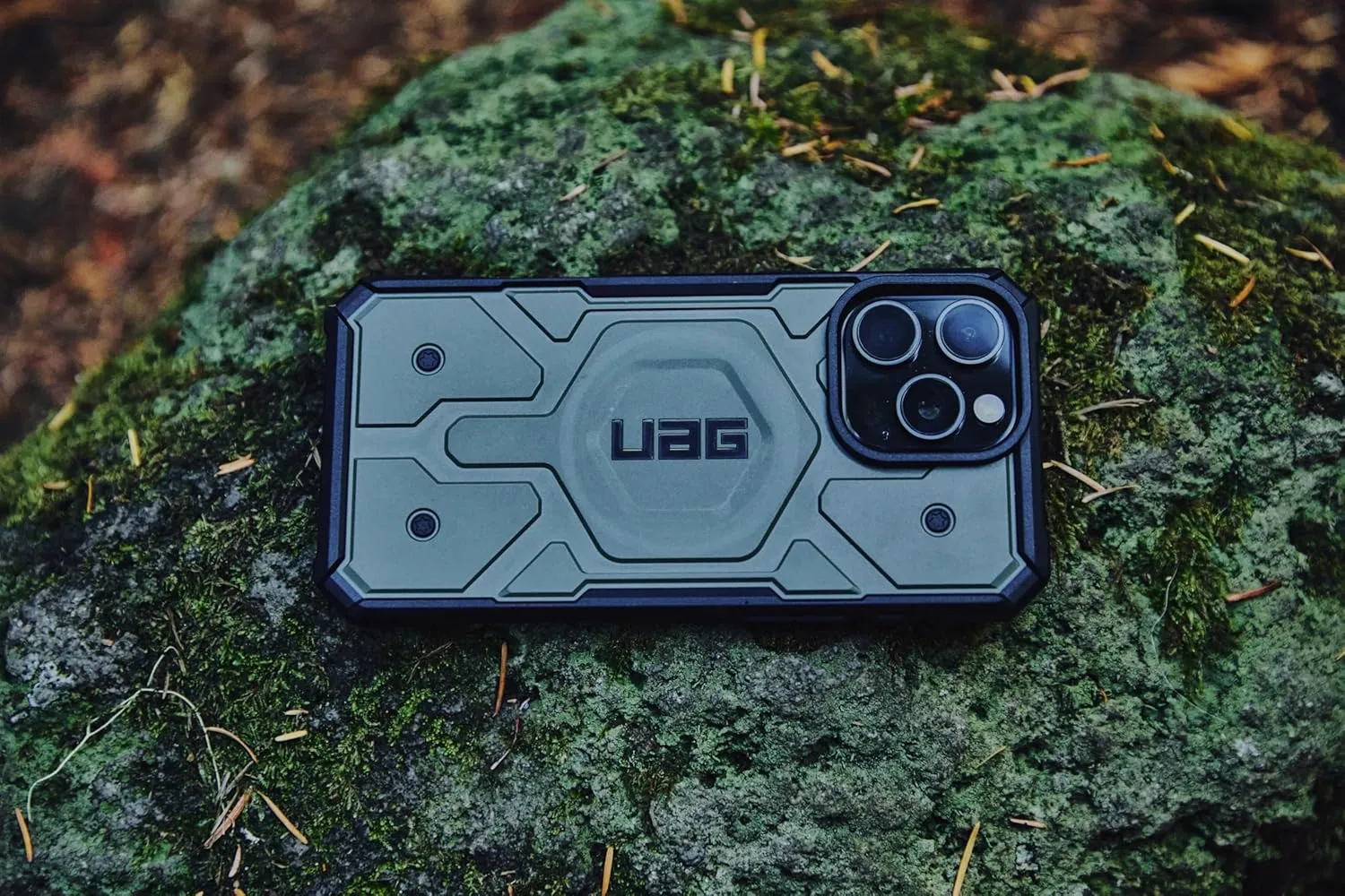 URBAN ARMOR GEAR UAG Designed for iPhone 16 Case 6.1" Pathfinder - Compatible with MagSafe Charging Rugged Shockproof Anti-Slip Military Grade Protective Cover, Black
